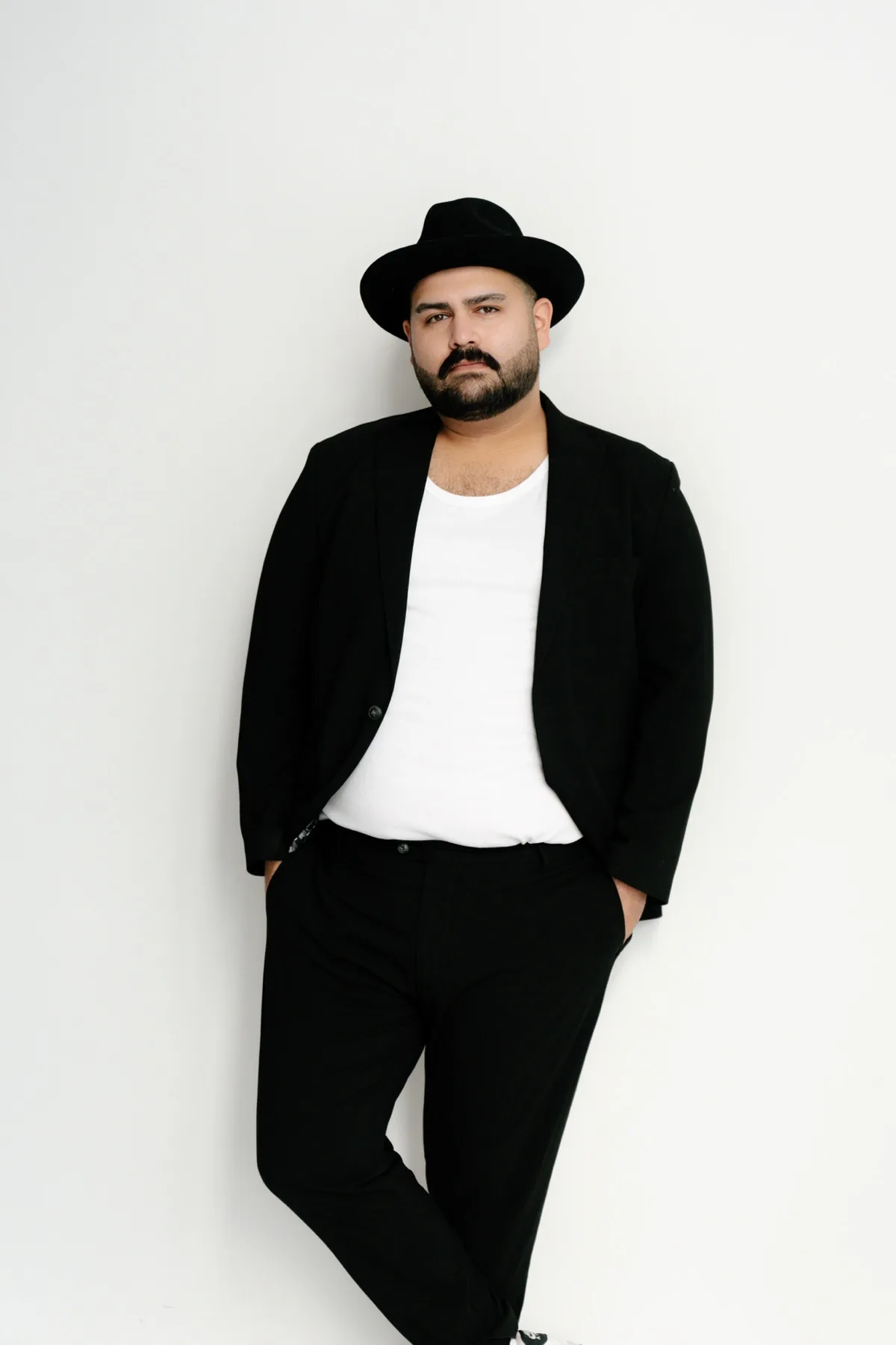 DJ SAM bedankt sich am Ende einer Feier bei den G&auml;sten