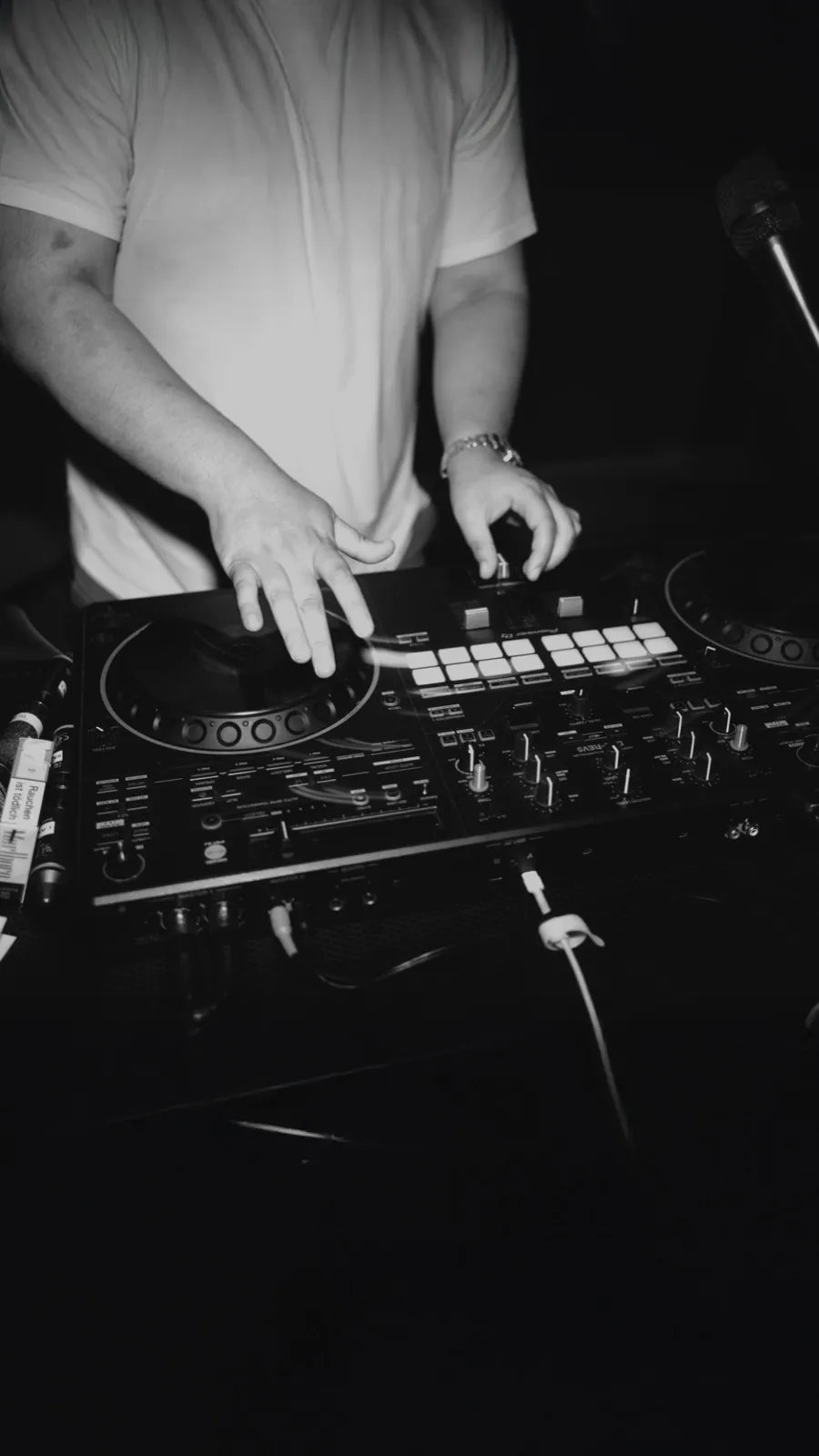 H&auml;nde am Controller &ndash; hier wird eure Musikwelt gemischt